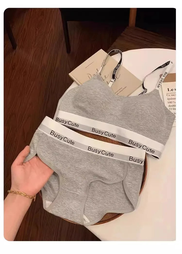 Sports Style Thin Underwear Set with a Collection of Accessory Breasts, No Steel Ring Underwear, And Two-Piece Underwear