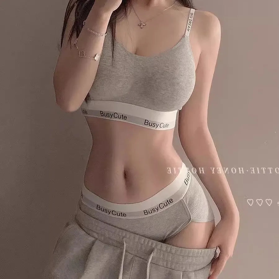 Sports Style Thin Underwear Set with a Collection of Accessory Breasts, No Steel Ring Underwear, And Two-Piece Underwear